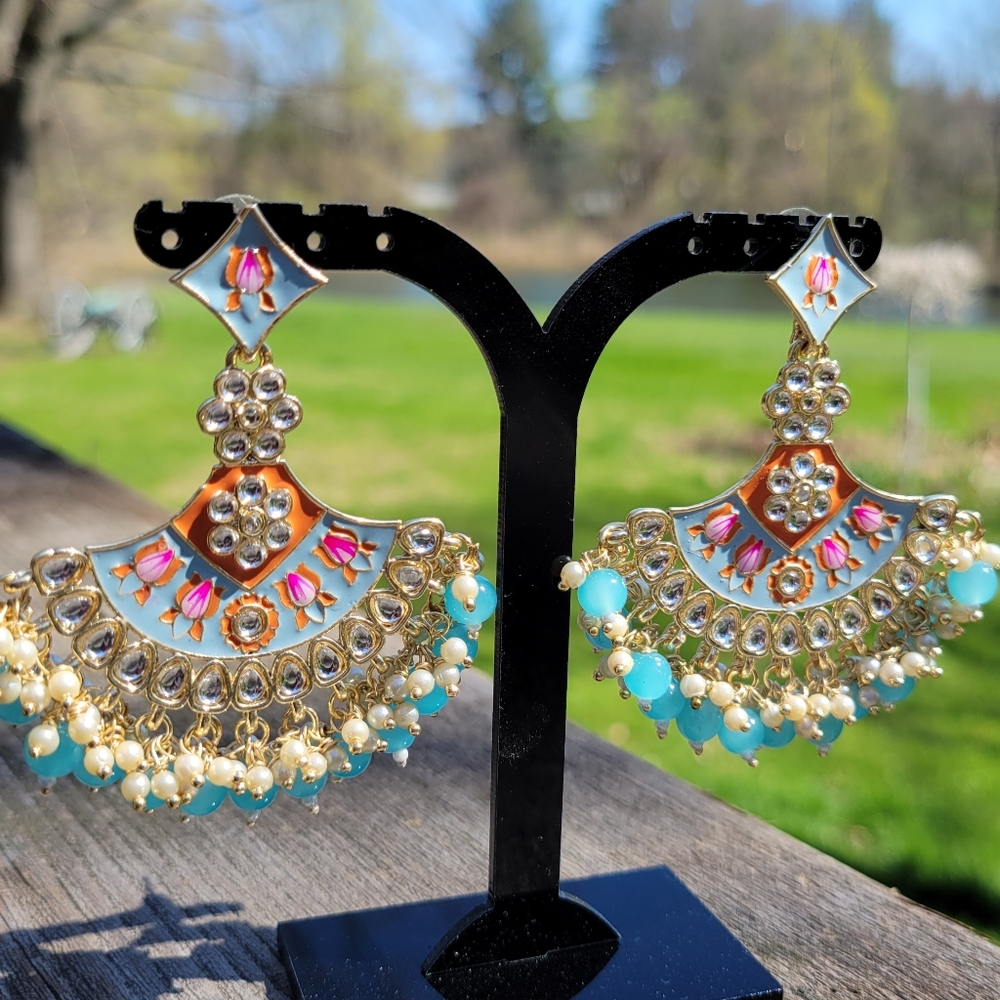 Gorgeous Handpainted Fun Bead Crystal Embellished Earrings - Picture 1 of 6